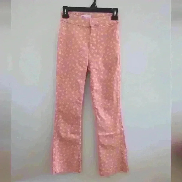 💥Host Pick💥 ZARA | Peachy/Pink/Yellow  Floral Ripped Hem Ankle Jeans - Picture 1 of 4